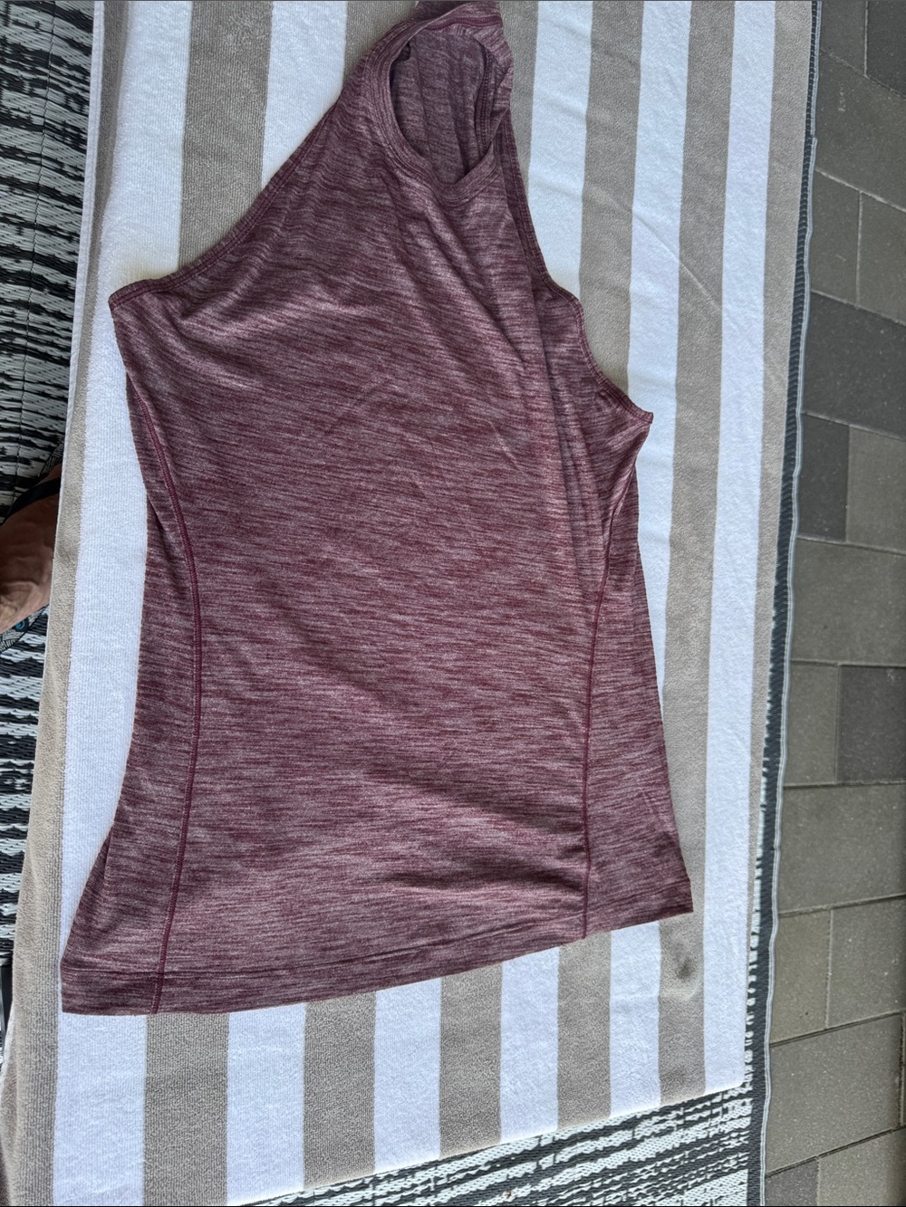 lululemon athletica Women Marled Burgundy Sleeveless Tank, Crisscross Back